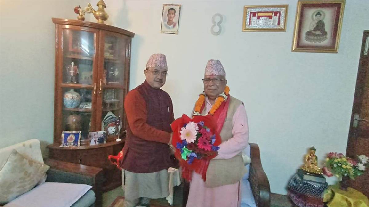 कांग्रेसका उपसभापति खड्का र एकीकृत समाजवादीका अध्यक्ष नेपालबीच भेटवार्ता